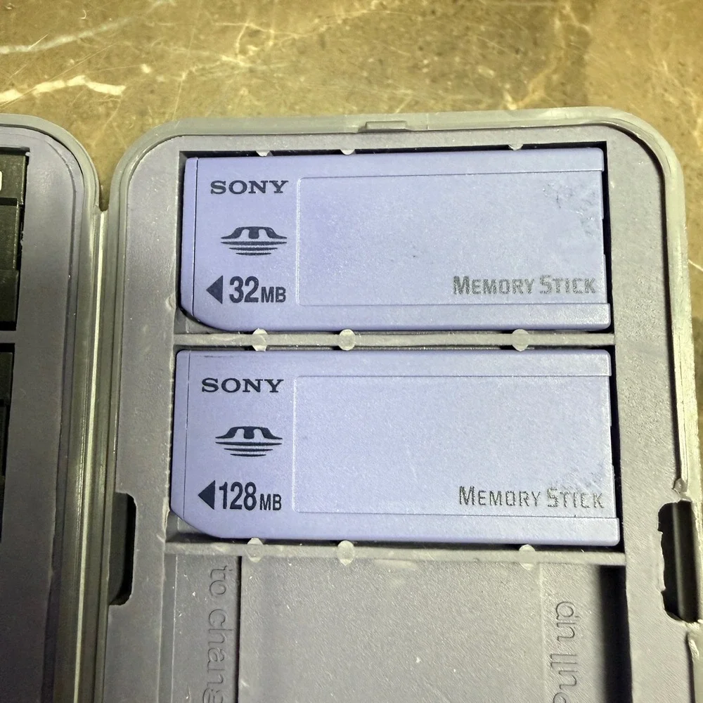 Sony Memory Stick Pro Lot 4 w/Storage Case Purple  256MB x2  128MB x1 32MB x1